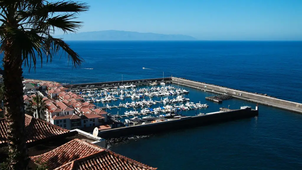 Puerto Deportivo de los Gigantes (Tenerife)