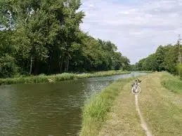 Canal de Dérivation de Bary à La Tombe