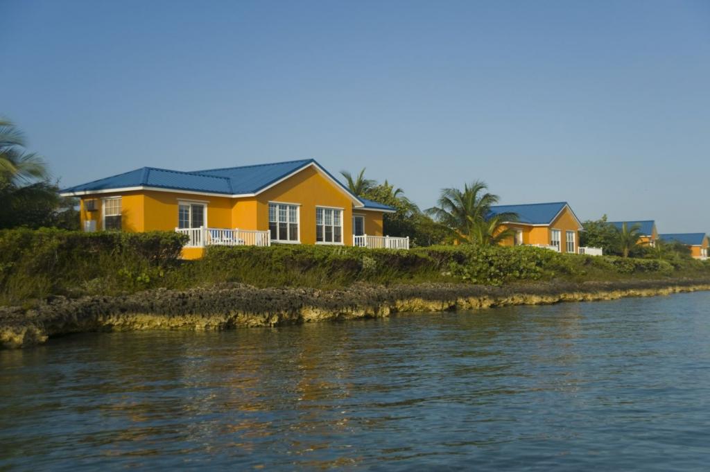 Mangrove Cay Club