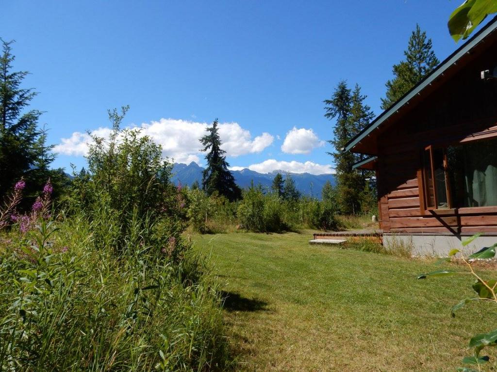 Mica Mountain Lodge & Log Cabins