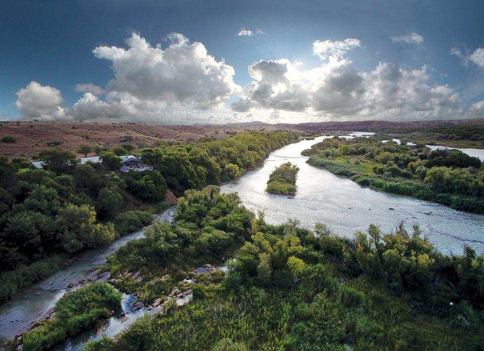 Gkhui Gkhui River Lodge