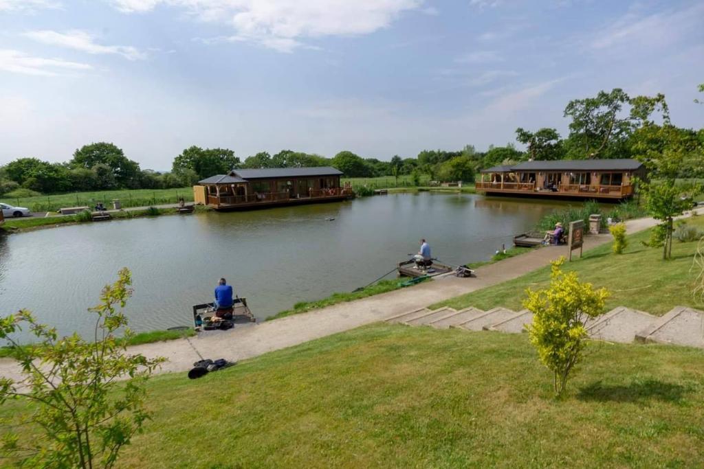 Caistor Lakes