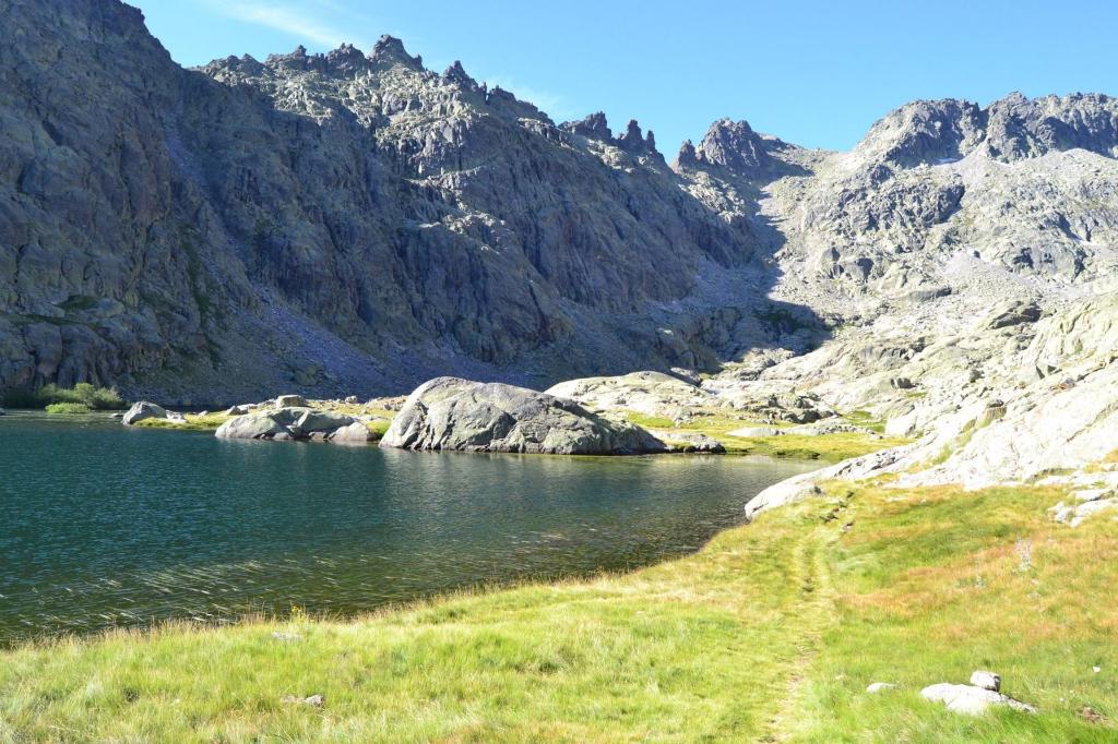 Laguna Grande (Navalilla) - Refugio de Pesca