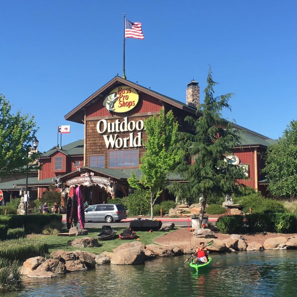 Bass Pro Shops (Manteca, CA)